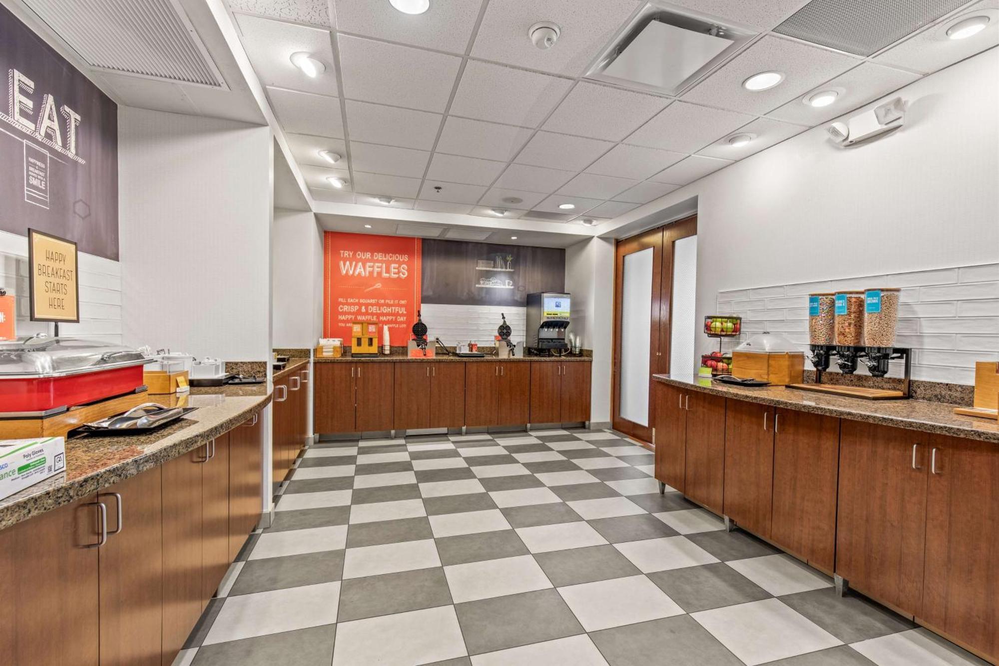 Hotel Hampton Denver Northeast-brighton 4*